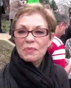 la madre di clooney protesta per l'arresto