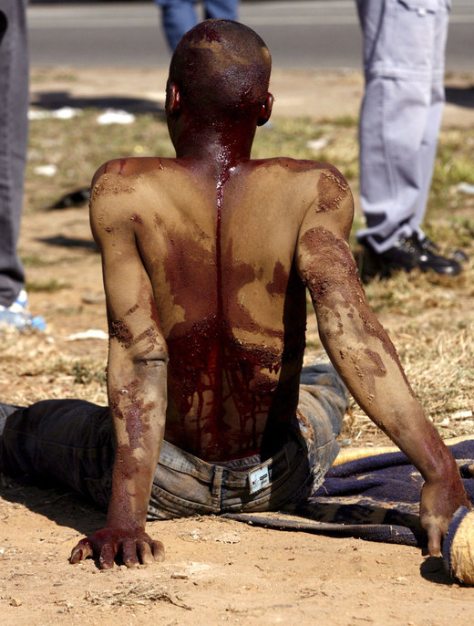 ragazzo gay morto dopo ore di sevizie