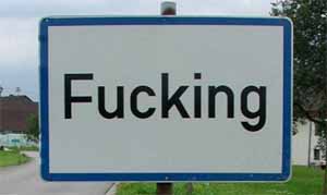 il paese di fucking cambia nome