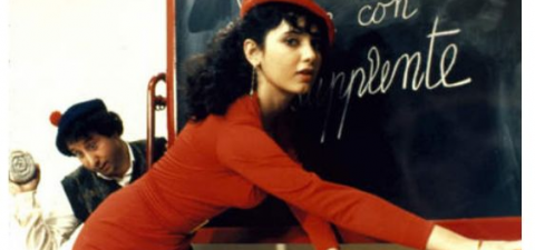 Foto in topless dell'insegnante sospesi gli alunni