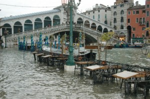 33570-acqua-alta-a-venezia