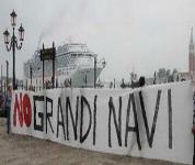 msc-crociere-divina-venezia-protesta