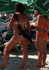 israele-soldatessa-in-bikini-e-mitra