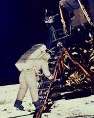 neil-armstrong-muore
